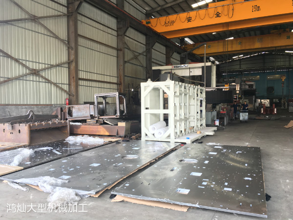 大型鋰電池設(shè)備機架加工